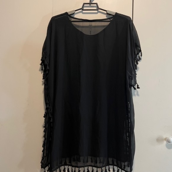 SHEIN Black Sheer Floral Embroidered Poncho Tasseled Hem Loose Tunic Size Medium - Picture 6 of 11